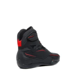 TCX Zeta WP Black/Red -Helstons Winkel 1080x1080 dainese22agv.0000594 sn006808 closeup03 800x